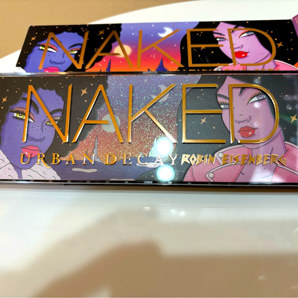 NIB Urban Decay Robin Eisenberg Naked Pallette. Eye Shadow with brush.
